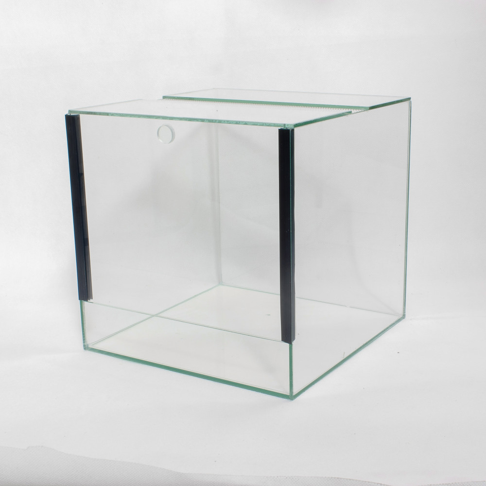 Kisállat webáruház - 10 x 10 x 20 cm | Prémium minőségű terrárium | Háttér nélküli termékek