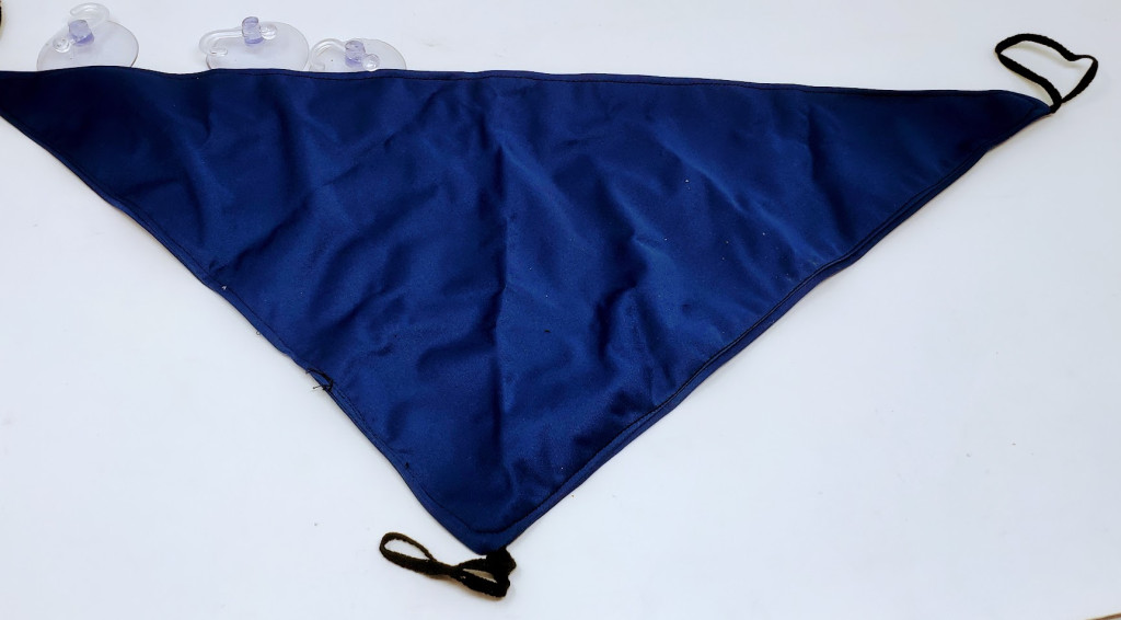 Kisállat webáruház - Hüllő függőágy – háromszög alakú, tapadókorongos - 37x27x27cm termékek